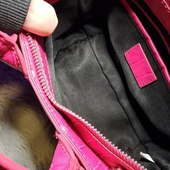 Like new small neon pink Zara purse - Picture 11 of 12